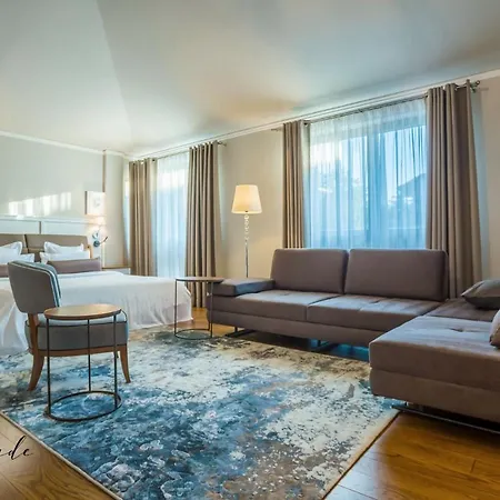 Promenade فندق بورغاس