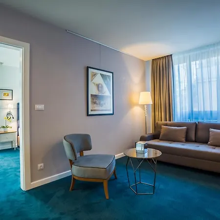 Promenade فندق 5*