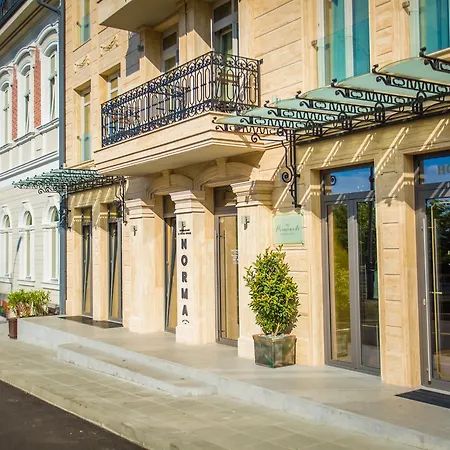 Promenade Hotel